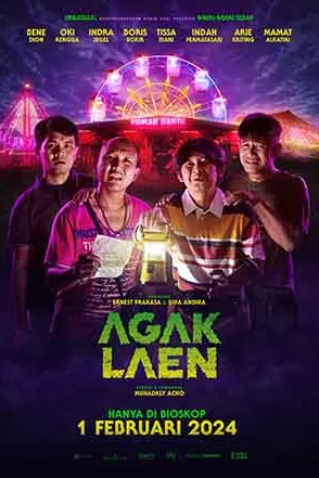 Poster resmi Agak Laen (2024): empat pemeran utama berdiri di depan wahana rumah hantu pasar malam dengan bianglala menyala, salah satunya memegang lentera, dengan tulisan Hanya di Bioskop 1 Februari 2024