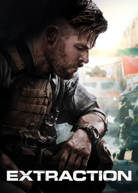Poster resmi Extraction (2020): Chris Hemsworth berompi taktis berjongkok dengan kepala tertunduk di jalanan kota yang berasap, judul EXTRACTION berhuruf putih di bagian bawah.