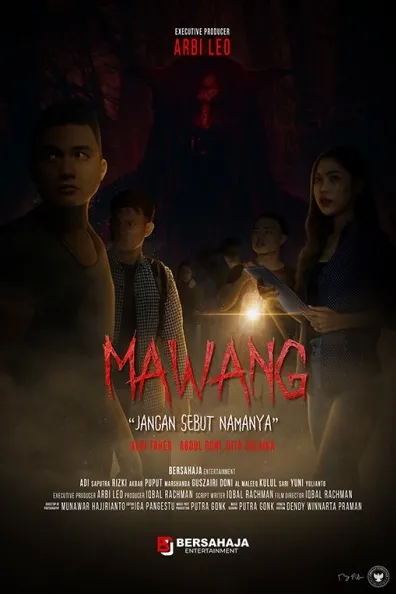 Poster resmi Mawang: Jangan Sebut Namanya (2026): beberapa pemeran berdiri di hutan gelap, salah satunya membawa lampu yang menyala, dengan sosok bertanduk samar di latar belakang dan judul merah.
