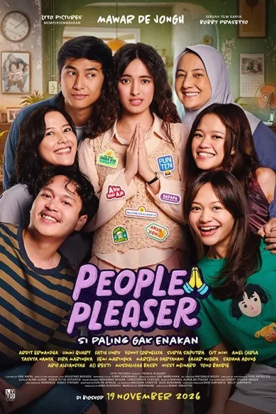 Poster resmi People Pleaser: Si Paling Gak Enakan (2026): seorang perempuan muda menangkupkan kedua tangan di tengah, dikelilingi keluarga dan teman yang tersenyum.