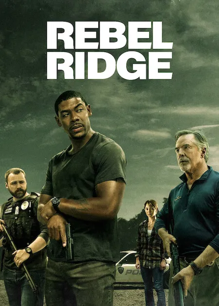 Poster resmi Rebel Ridge (2024): Aaron Pierre berkaus hijau berdiri di tengah, diapit beberapa polisi bersenjata dan seorang perempuan, judul REBEL RIDGE berhuruf putih di bagian atas.