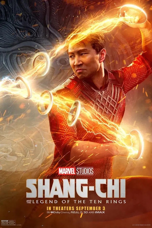 Poster resmi Shang-Chi and the Legend of the Ten Rings (2021): Simu Liu sebagai Shang-Chi berpose bertarung dikelilingi cincin keemasan yang memercikkan listrik