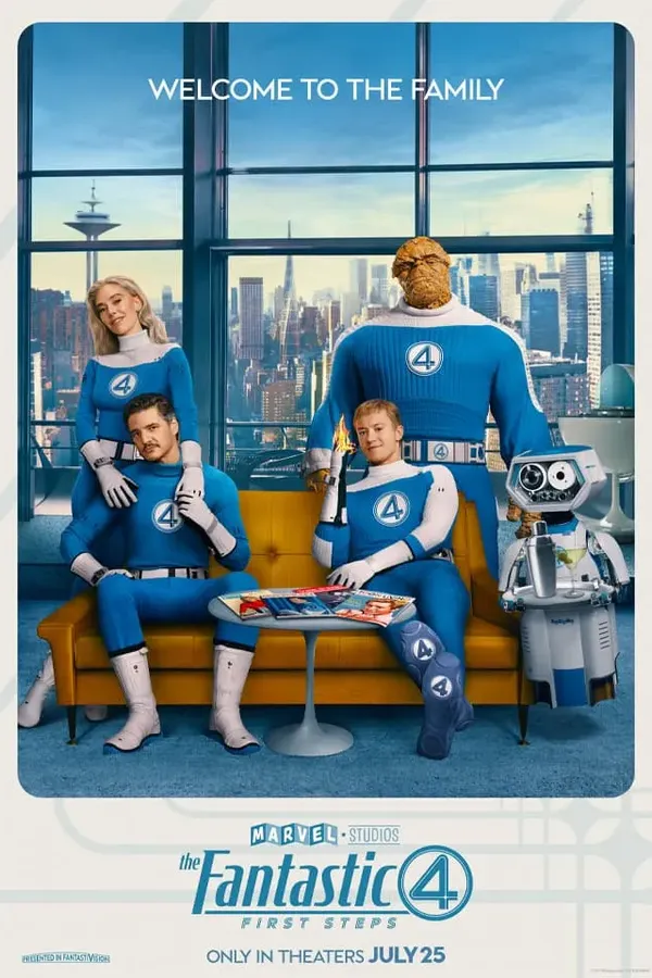 Poster resmi The Fantastic Four: First Steps (2025): empat anggota Fantastic Four berseragam biru dan robot H.E.R.B.I.E. berpose di sekitar sofa kuning di depan jendela kota, bertuliskan Welcome to the Family